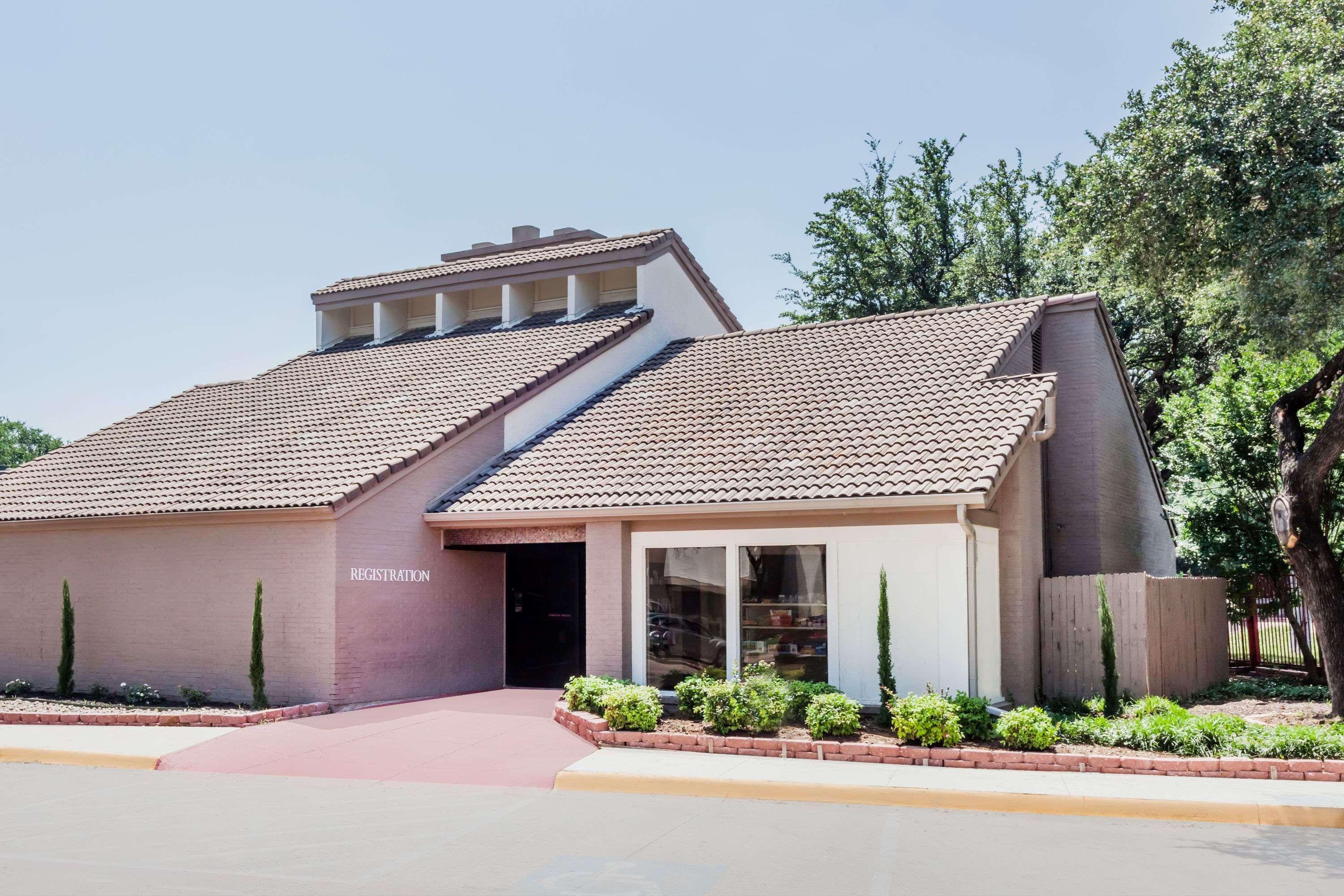 Hawthorn Suites Dallas Love Field Экстерьер фото