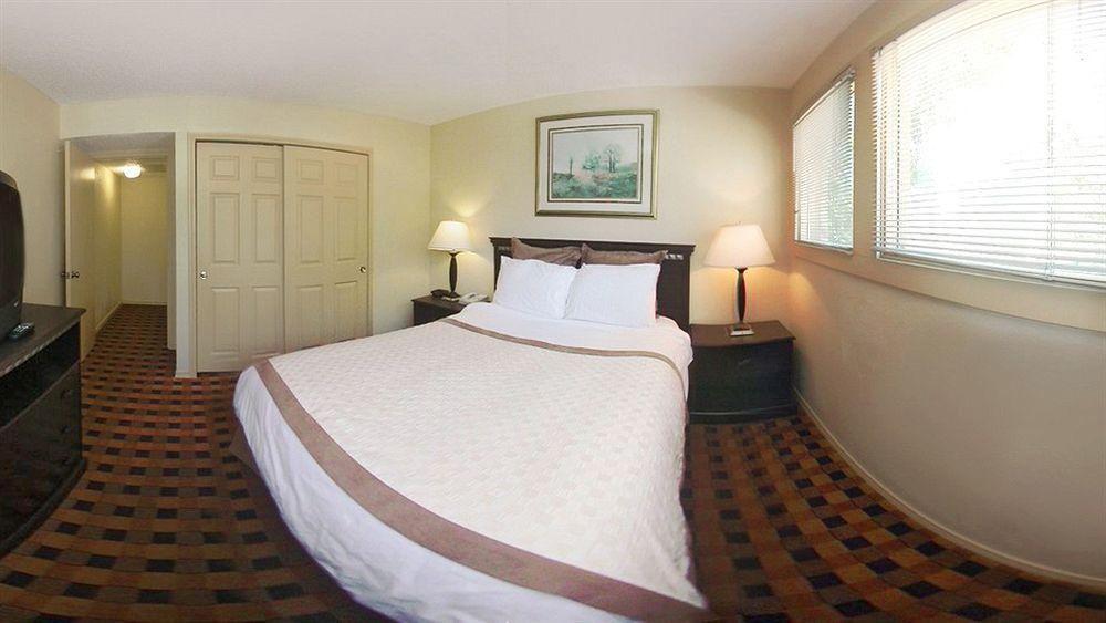 Hawthorn Suites Dallas Love Field Экстерьер фото